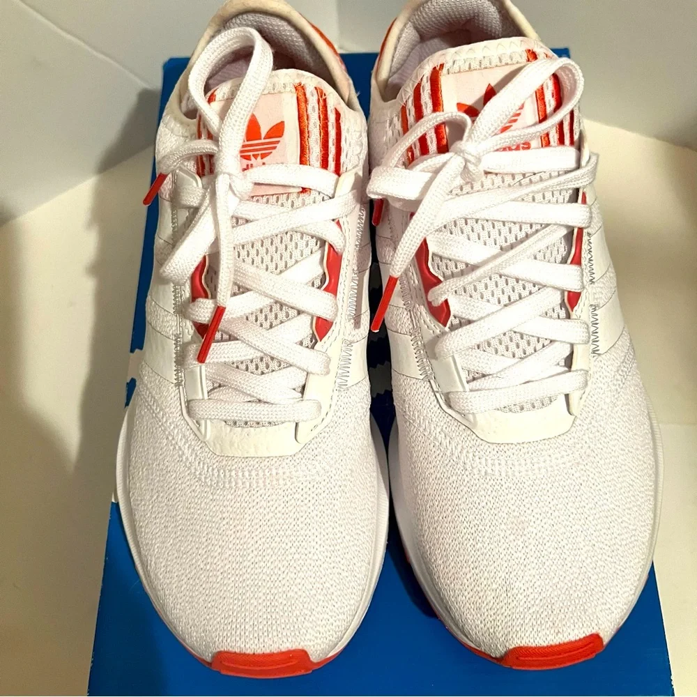 Women’s Adidas Originals Swift Run X W Sneakers, White/Pink, Size 6 1/2 - Picture 4 of 13